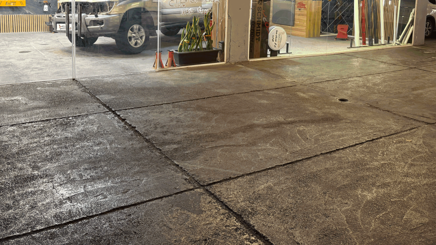 درز ژوئن در پارکینگ بتنی