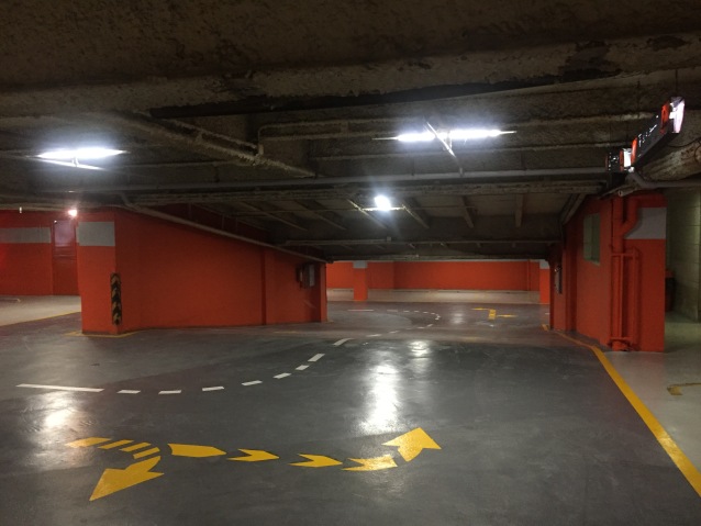 اجرای علائم ضروری روی کف