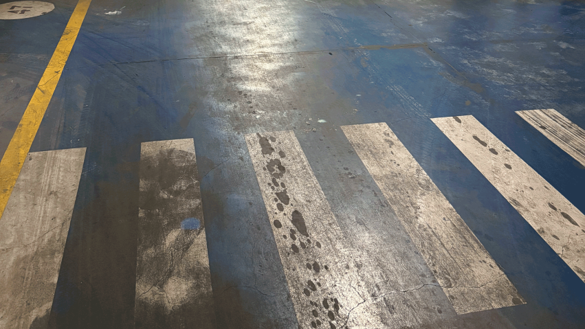 آسیب دیدگی رنگ خط کشی