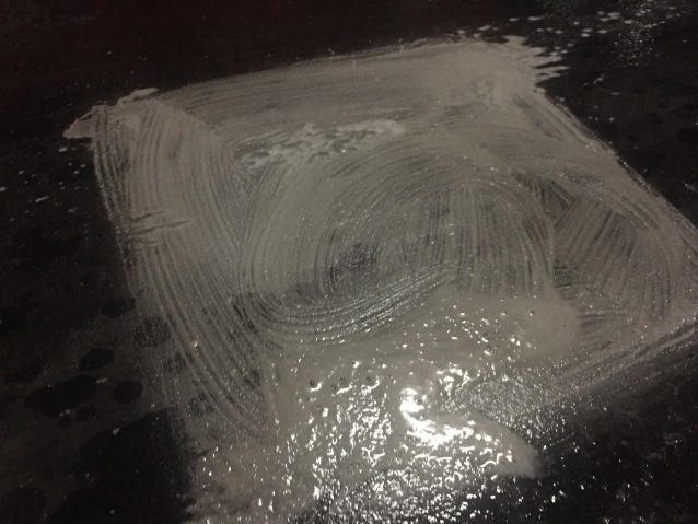 پاکسازی روغن از سطح آسفالت